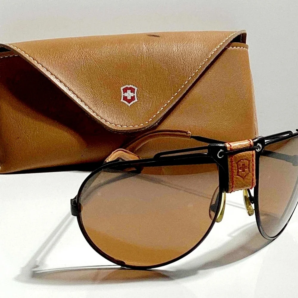 レア☆ビンテージスイスアーミーサングラス　SWISS ARMY 4000 Vintage 80's Polarized Swiss Army Sunglasses Aviator 4000 Red W